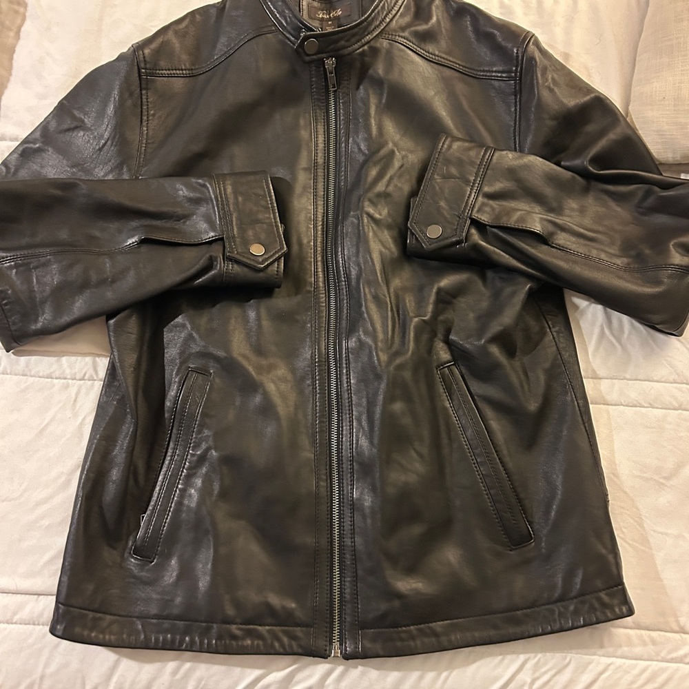 Tasso Elba Black Lightweight Jacket with Zip Closure and Full-Length Sleeves